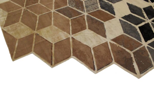 Geomatrical Prestige Rug - Image 3